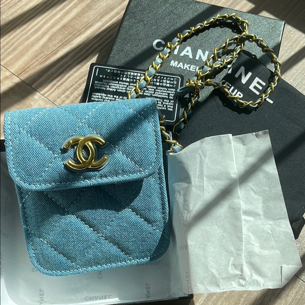 💙❌Sold CHANEL Denim Blue Quilted Pouch with Gold Logo - Picture 3 of 8